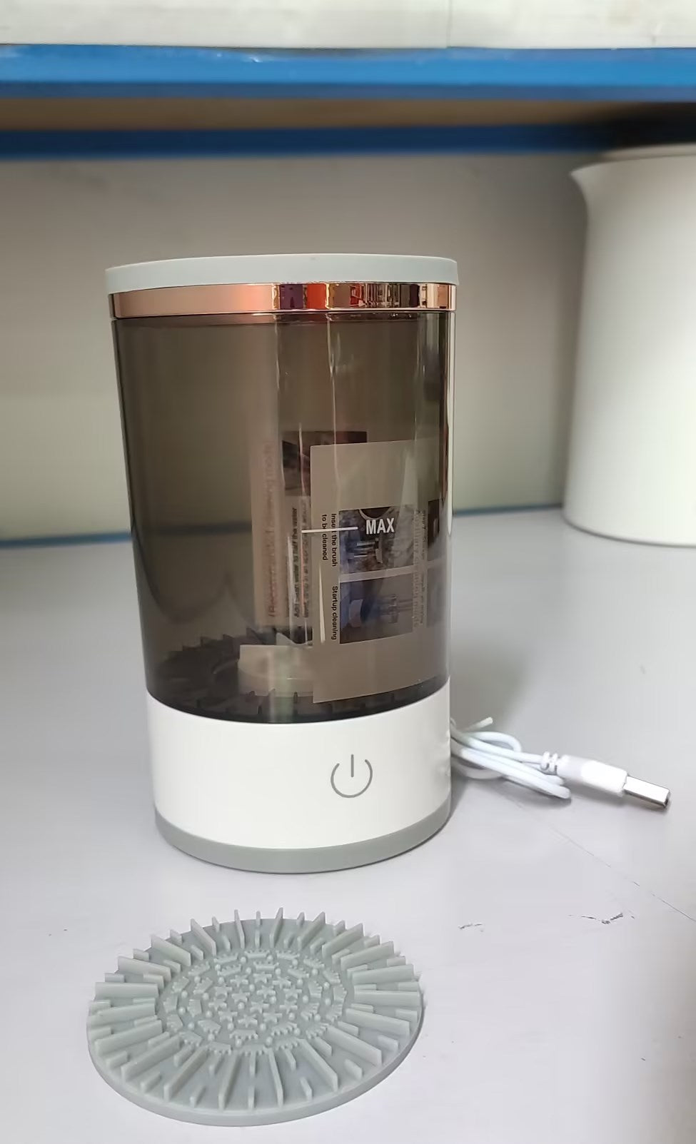 Outil de nettoyage électrique pour pinceaux à paupières | Yazijico™