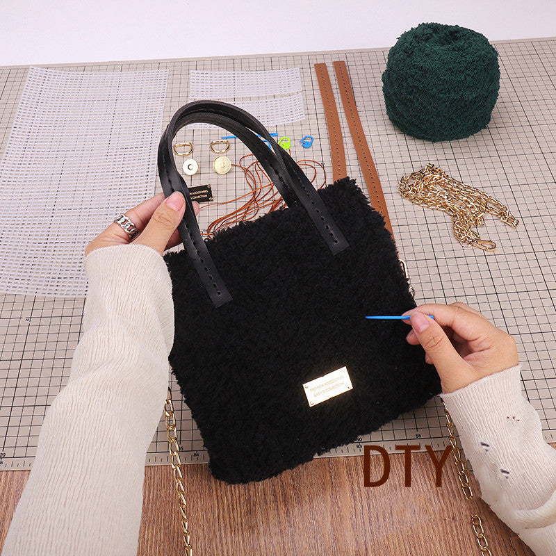 Hand Made Of The Same Type Of Woolen Yarn | Yazijico™