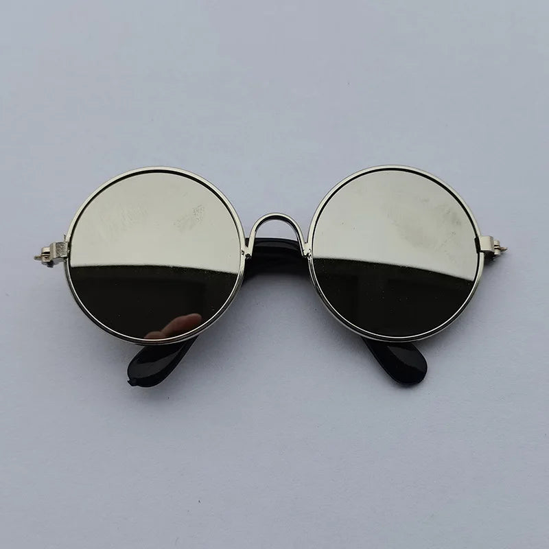 Lovely Vintage Round Cat Sunglasses Reflection | Yazijico™ 