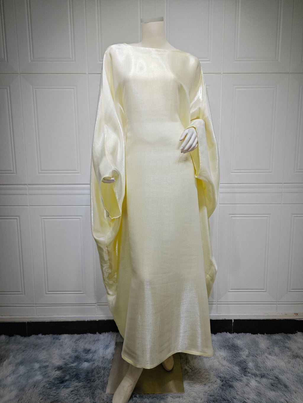 Robe en satin Fil-Lumière à taille haute Middle East Fashion | Yazijico™